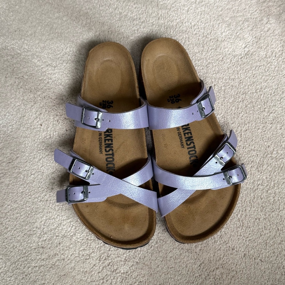💜NEW! Birkenstock Light Purple Cross-Strap Sandals